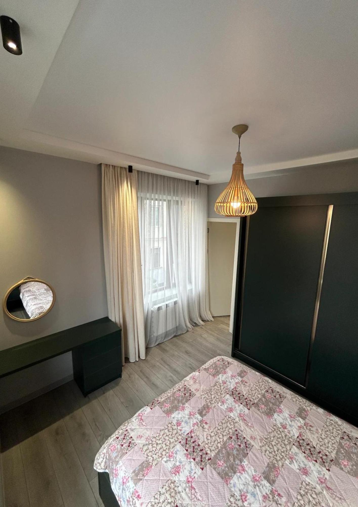 Old Charm Apartment Batumi